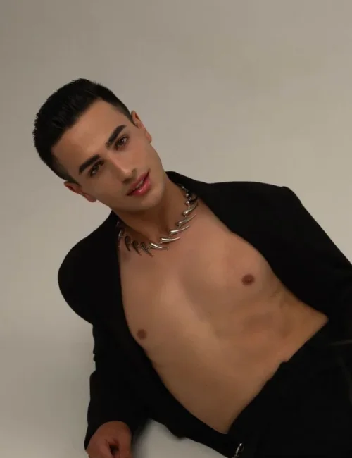 Ivan photo 10, european, curvy, black hair, 170 cm, 77 kg, Hong Kong