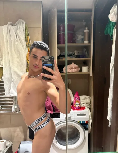Ivan photo 16, european, curvy, black hair, 170 cm, 77 kg, Hong Kong