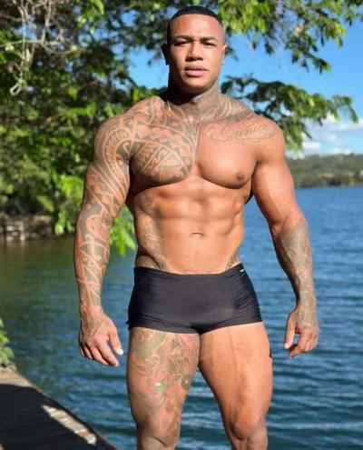 Galvao photo 1, asian, busty, black hair, 180 cm, 95 kg, Hong Kong