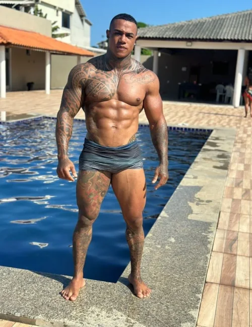 Galvao photo 4, asian, busty, black hair, 180 cm, 95 kg, Hong Kong