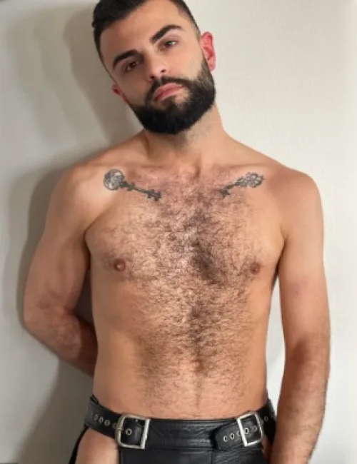 Thom photo 2, european, average, black hair, 180 cm, 72 kg, Hong Kong