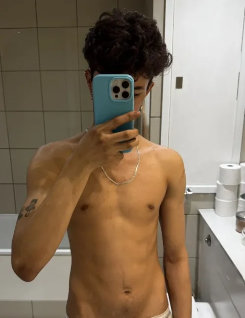 Benicio photo 4, asian, athletic, brunette, 175 cm, 65 kg, Hong Kong