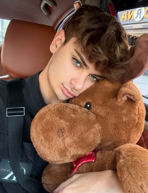 Arthur photo 3, asian, athletic, brunette, 180 cm, 63 kg, Hong Kong