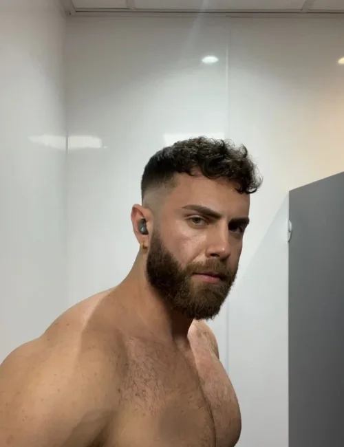 Tobias photo 11, european, busty, brunette, 193 cm, 115 kg, Hong Kong