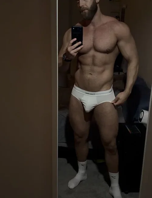 Tobias photo 4, european, busty, brunette, 193 cm, 115 kg, Hong Kong