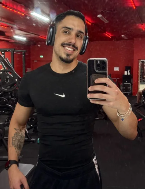 Vitor photo 1, european, average, black hair, 188 cm, 83 kg, Hong Kong