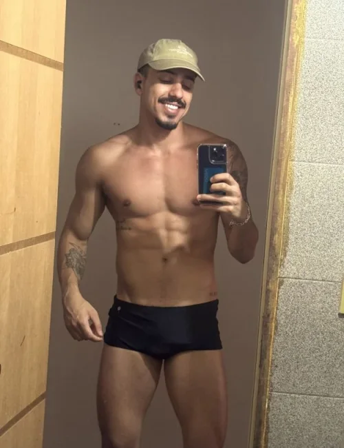 Vitor photo 10, european, average, black hair, 188 cm, 83 kg, Hong Kong
