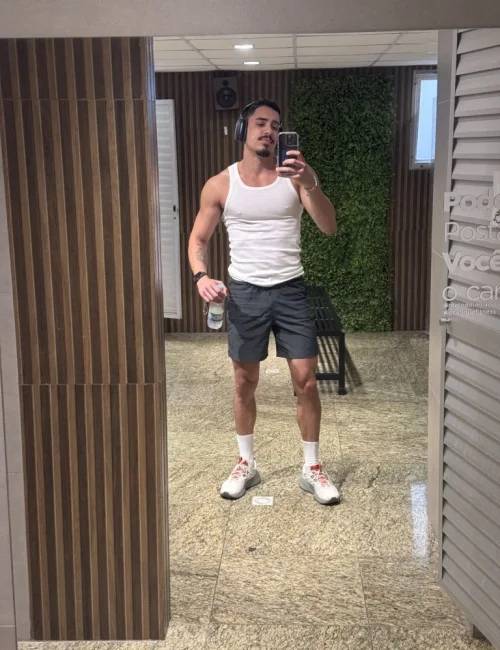 Vitor photo 11, european, average, black hair, 188 cm, 83 kg, Hong Kong