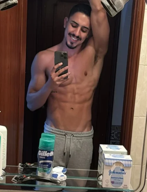 Vitor photo 14, european, average, black hair, 188 cm, 83 kg, Hong Kong
