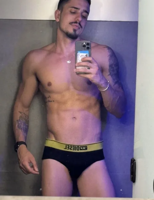 Vitor photo 15, european, average, black hair, 188 cm, 83 kg, Hong Kong
