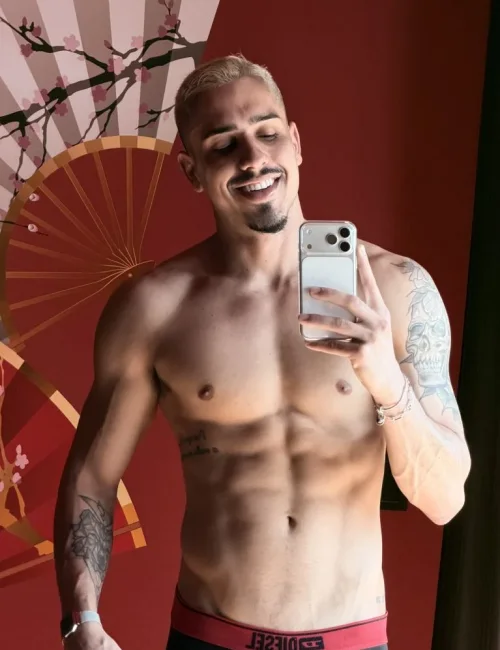 Vitor photo 2, european, average, black hair, 188 cm, 83 kg, Hong Kong