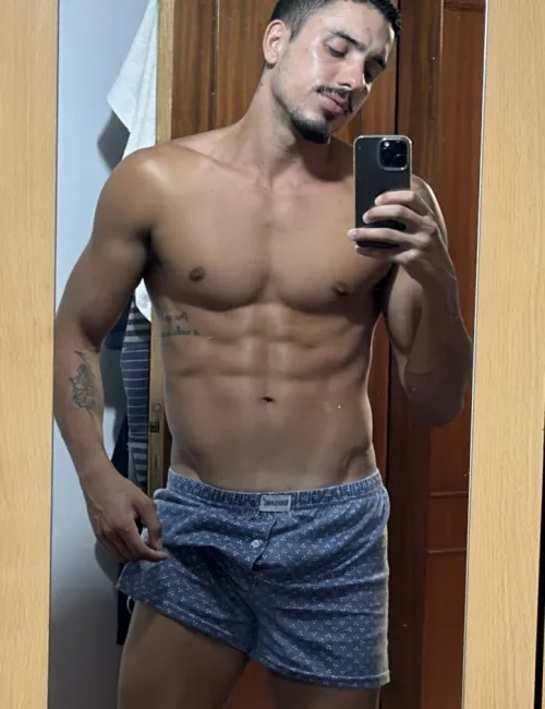 Vitor photo 20, european, average, black hair, 188 cm, 83 kg, Hong Kong