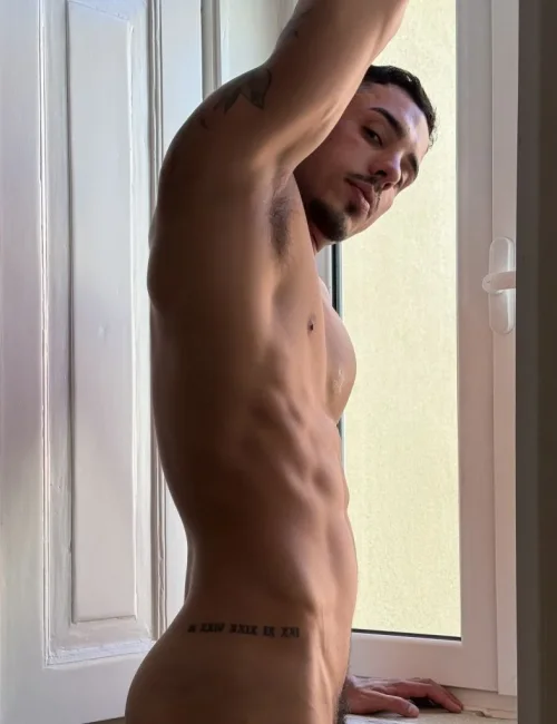 Vitor photo 22, european, average, black hair, 188 cm, 83 kg, Hong Kong