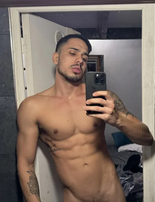 Vitor photo 26, european, average, black hair, 188 cm, 83 kg, Hong Kong