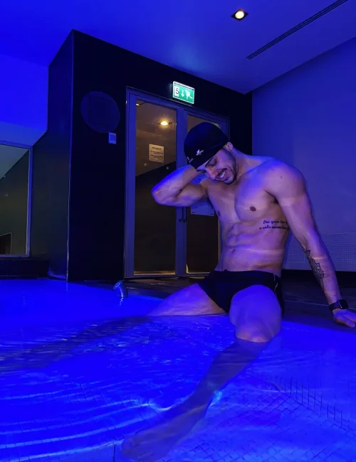 Vitor photo 30, european, average, black hair, 188 cm, 83 kg, Hong Kong