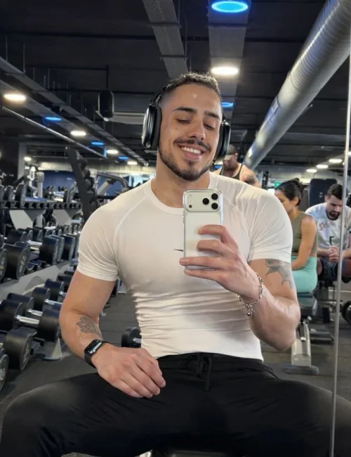 Vitor photo 4, european, average, black hair, 188 cm, 83 kg, Hong Kong