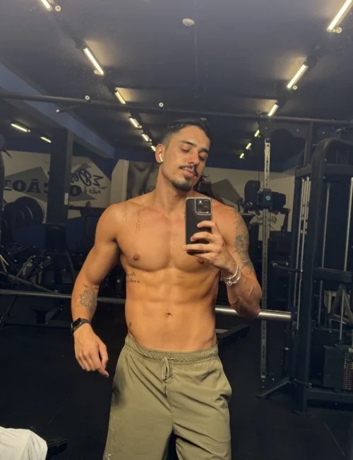Vitor photo 5, european, average, black hair, 188 cm, 83 kg, Hong Kong