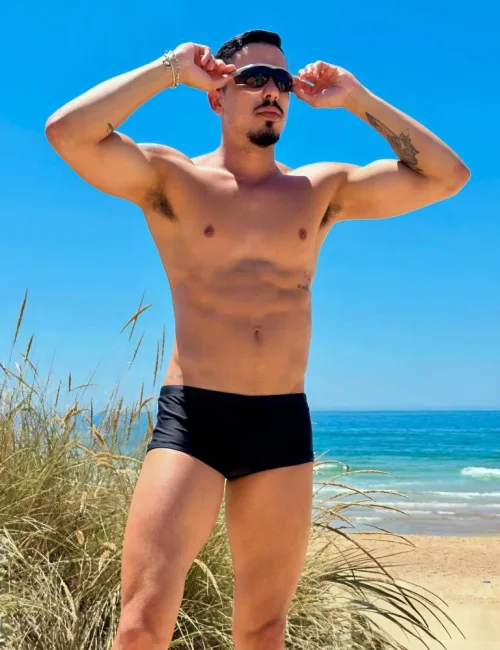 Vitor photo 6, european, average, black hair, 188 cm, 83 kg, Hong Kong