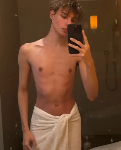 Gabriel photo 1, european, slim, brunette, 178 cm, 52 kg, Hong Kong