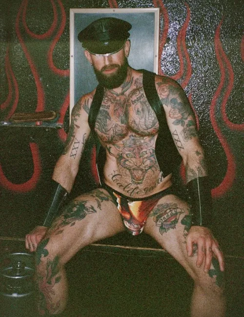 Troy photo 8, european, curvy, brunette, 185 cm, 93 kg, Hong Kong
