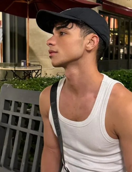 Byron photo 23, asian, athletic, black hair, 173 cm, 65 kg, Hong Kong