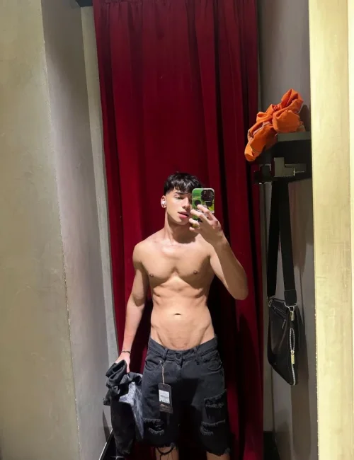 Byron photo 4, asian, athletic, black hair, 173 cm, 65 kg, Hong Kong