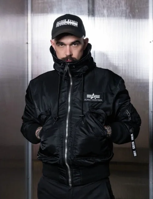 Upton photo 4, european, athletic, brunette, 188 cm, 77 kg, Hong Kong