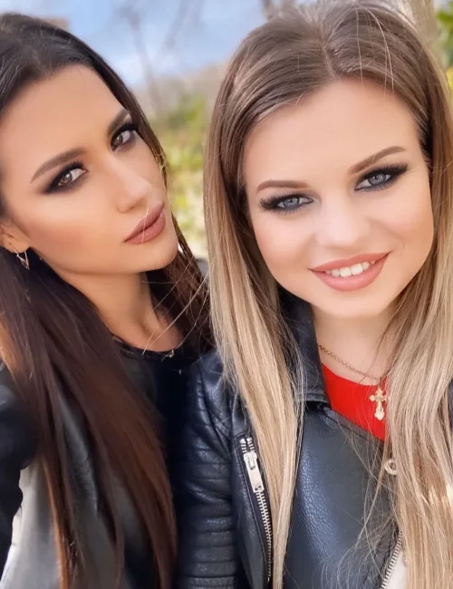 Alba and Margot photo 3, european, athletic, blonde hair, 168 cm, 55 kg, Medium bust, Hong Kong