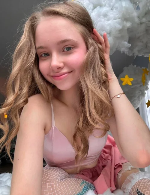 Marigold and Thalassa photo 3, european, athletic, blonde hair, 165 cm, 53 kg, Medium bust, Hong Kong