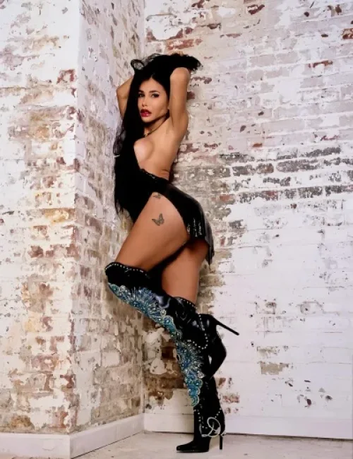 Andrea Mira photo 23, ebony, average, black hair, 167 cm, 68 kg, Medium bust, Hong Kong
