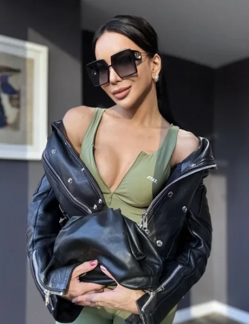 Isabela photo 10, asian, average, black hair, 161 cm, 63 kg, Medium bust, Hong Kong