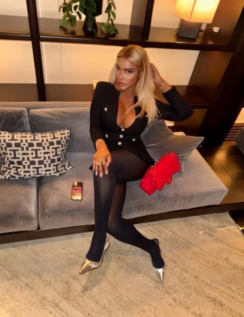Elisa Lina photo 9, european, average, blonde hair, 176 cm, 72 kg, Large bust, Hong Kong