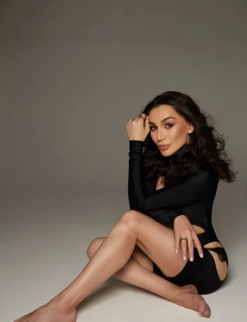Yana photo 17, european, athletic, brunette, 170 cm, 55 kg, Medium bust, Hong Kong