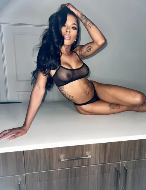 Kassidy photo 1, ebony, athletic, black hair, 164 cm, 58 kg, Small bust, Hong Kong