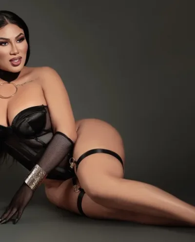 Gisela photo 1, european, curvy, black hair, 170 cm, 79 kg, Large bust, Hong Kong
