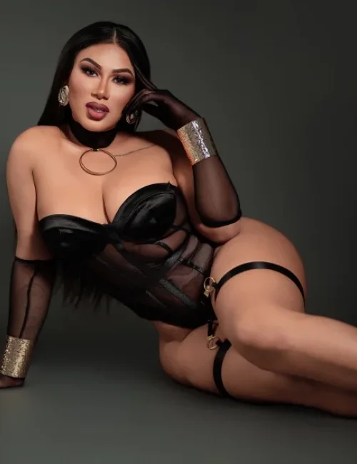Gisela photo 16, european, curvy, black hair, 170 cm, 79 kg, Large bust, Hong Kong