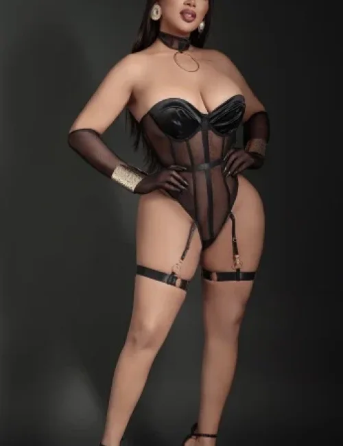 Gisela photo 3, european, curvy, black hair, 170 cm, 79 kg, Large bust, Hong Kong