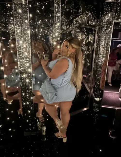 Sasha photo 11, european, average, blonde hair, 167 cm, 63 kg, Large bust, Hong Kong