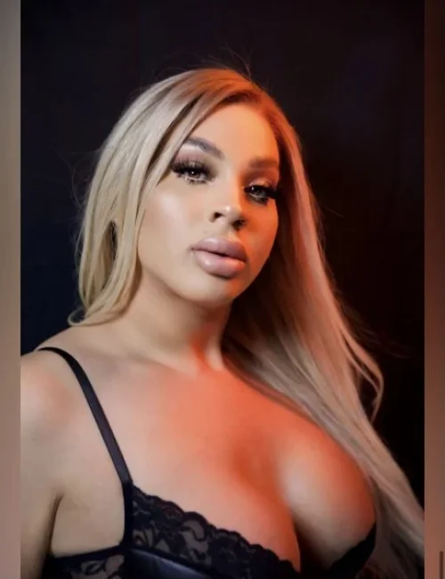 Sasha photo 8, european, average, blonde hair, 167 cm, 63 kg, Large bust, Hong Kong