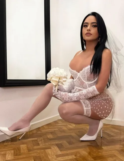 Amelia Mira photo 20, ebony, athletic, black hair, 174 cm, 61 kg, Large bust, Hong Kong