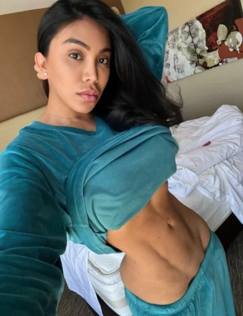 Berenice photo 10, european, athletic, black hair, 174 cm, 63 kg, Large bust, Hong Kong