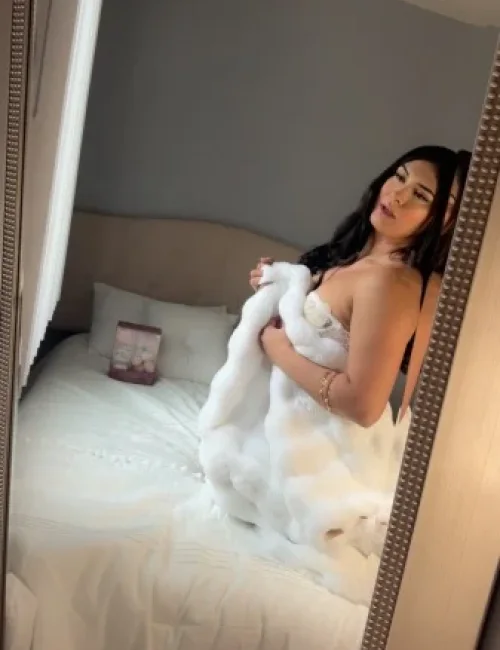 Verona photo 10, european, curvy, black hair, 167 cm, 70 kg, Medium bust, Hong Kong