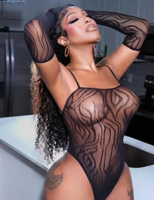 Niyah photo 20, asian, curvy, auburn hair, 174 cm, 77 kg, Large bust, Hong Kong