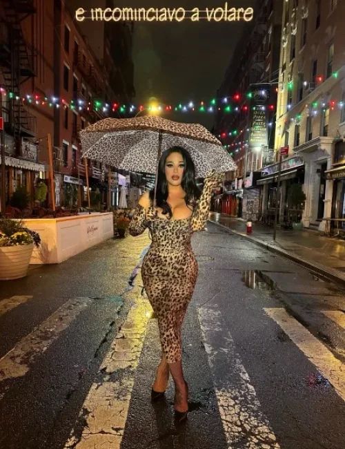 Raven photo 16, asian, curvy, black hair, 164 cm, 68 kg, Large bust, Hong Kong