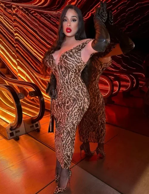 Raven photo 18, asian, curvy, black hair, 164 cm, 68 kg, Large bust, Hong Kong
