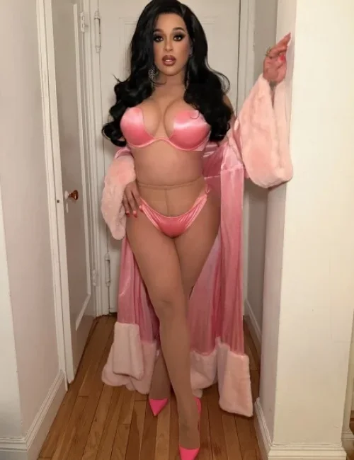 Raven photo 8, asian, curvy, black hair, 164 cm, 68 kg, Large bust, Hong Kong