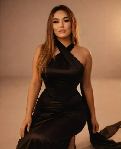 Maria Lina photo 1, asian, average, blonde hair, 175 cm, 69 kg, Large bust, Hong Kong