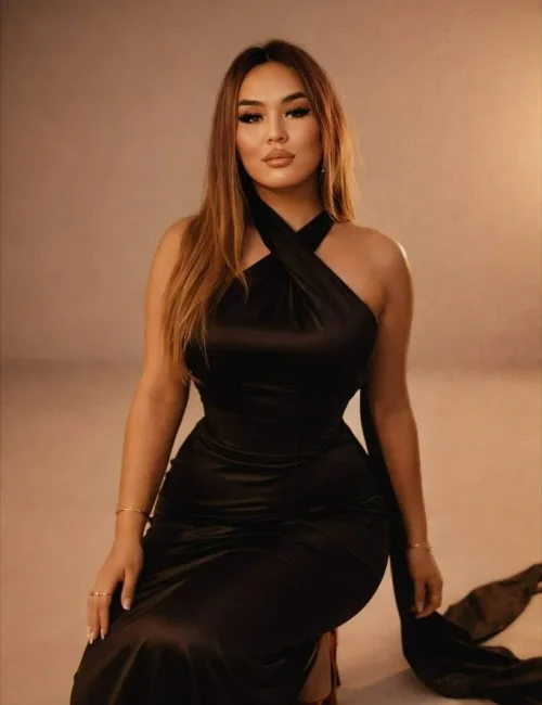 Maria Lina photo 1, asian, average, blonde hair, 175 cm, 69 kg, Large bust, Hong Kong