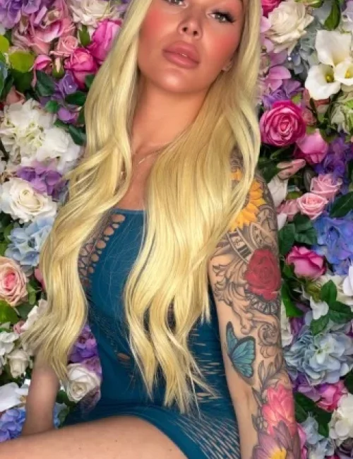 Kelsey photo 11, european, curvy, blonde hair, 170 cm, 77 kg, Large bust, Hong Kong