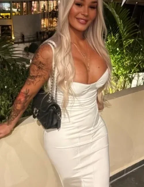 Kelsey photo 26, european, curvy, blonde hair, 170 cm, 77 kg, Large bust, Hong Kong